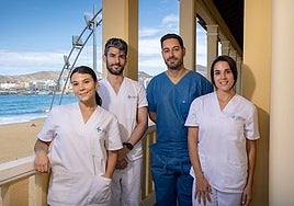 Miembros de Enfermería HSJ (de izq. a drcha.): Paola Ortega (urgencias), Alberto González (hospitalización), Rayco Hernández (quirófano) y Aisha Russberg (planta quirúrgica).