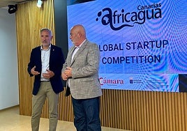 Javier Franco, director de la ACIISI, y Juan Jesús Rodríguez, presidente la Cámara de Comercio majorera.