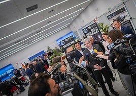 El presidente de Canarias, Fernando Clavijo, presentó ayer la estrategia aeroespacial que impulsa su Ejecutivo regional.
