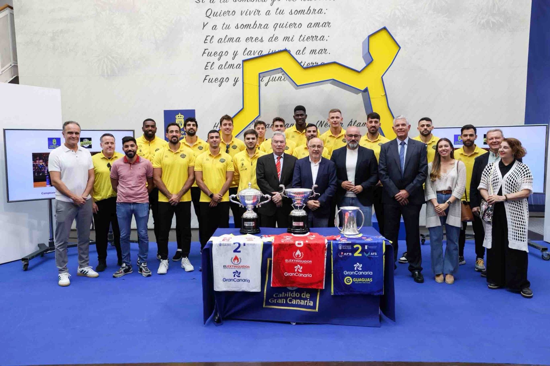 La recepción del guaguas en el Cabildo de Gran Canaria, en imágenes