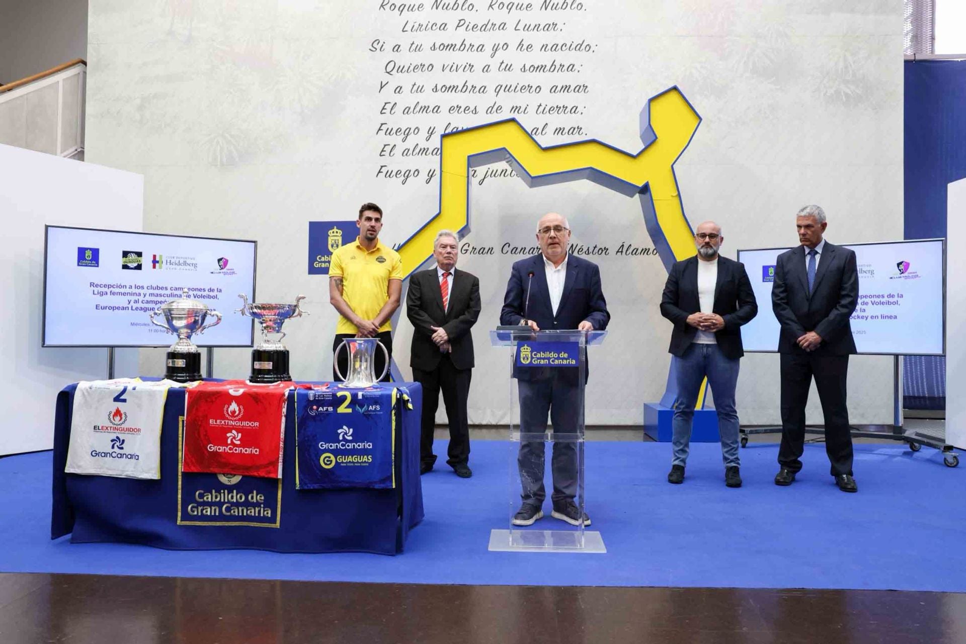 La recepción del guaguas en el Cabildo de Gran Canaria, en imágenes