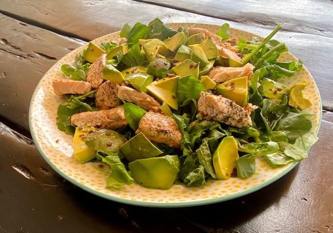 Ensalada de salmón y aguacates