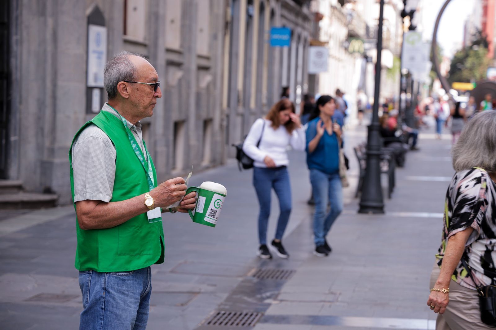 La Asociación Contra el Cáncer toma Triana en una jornada de apoyo y esperanza
