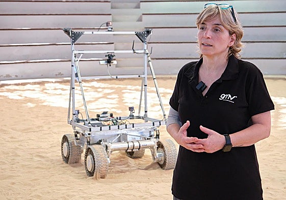 Mariella Graziano, con el LUPIN en el terrero de lucha de Lajares.