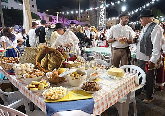 Mesa del Gran Baile de Taifas.