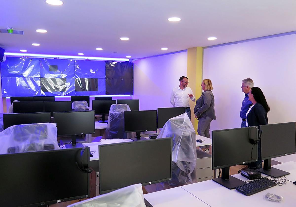 Los ediles de Seguridad, Presidencia y Cultura visitaron las instalaciones del centro de control junto al alcalde.