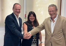 De izquierda a derecha, Óscar Hernández, Julieta Shallenberg y Antonio Díaz.