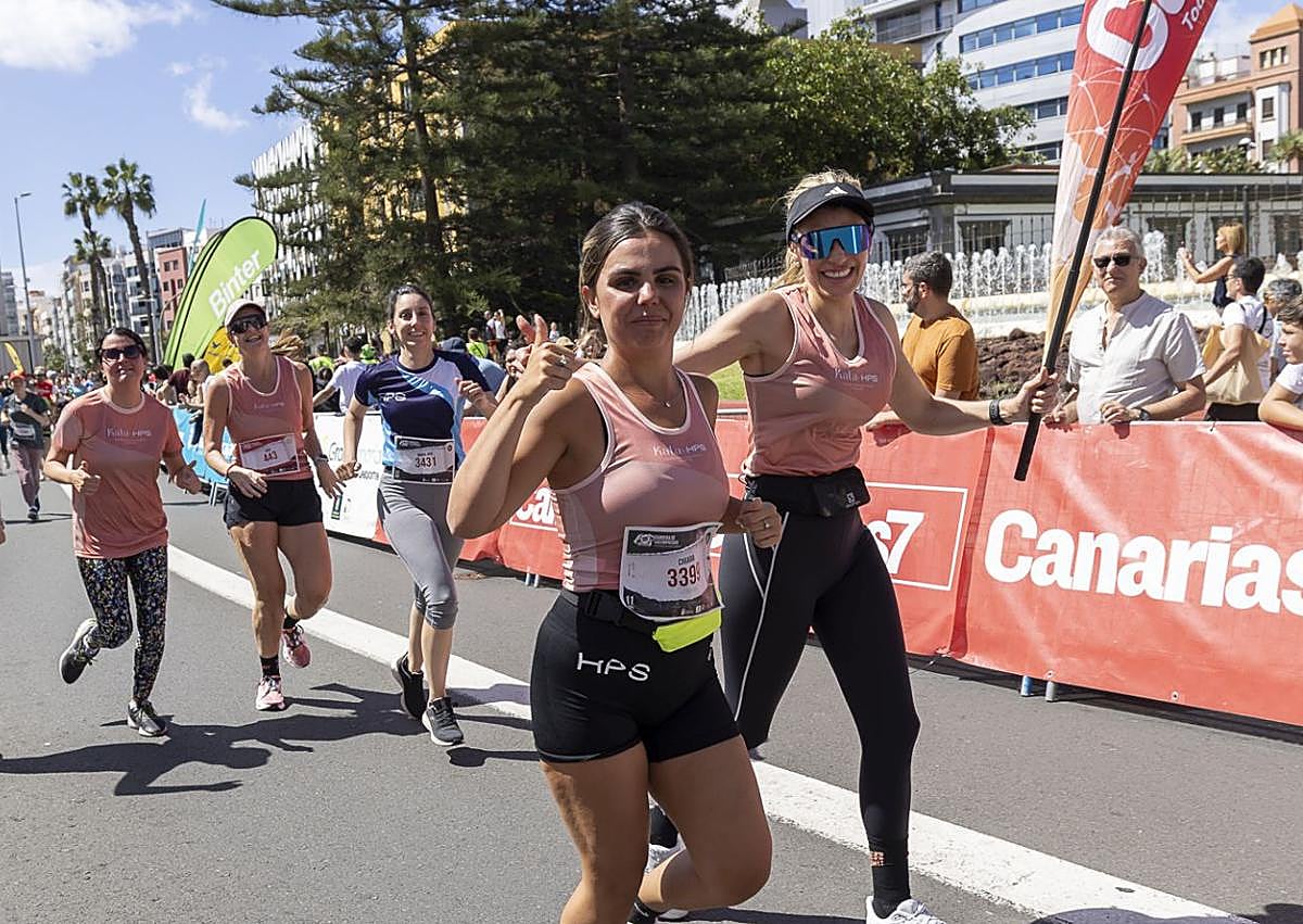 Imagen secundaria 1 - Más de 60 personas profesionales de HPS lo dieron todo en la Carrera de las Empresas