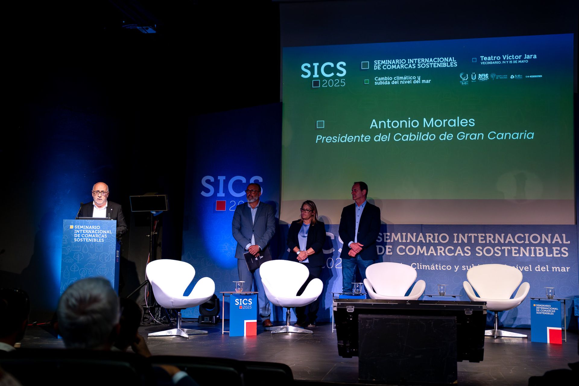 Inauguración del seminario, este miércoles, en el teatro Víctor Jara.