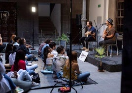 Imagen de una edición pasada del Sofar Sound en la Casa Colón.