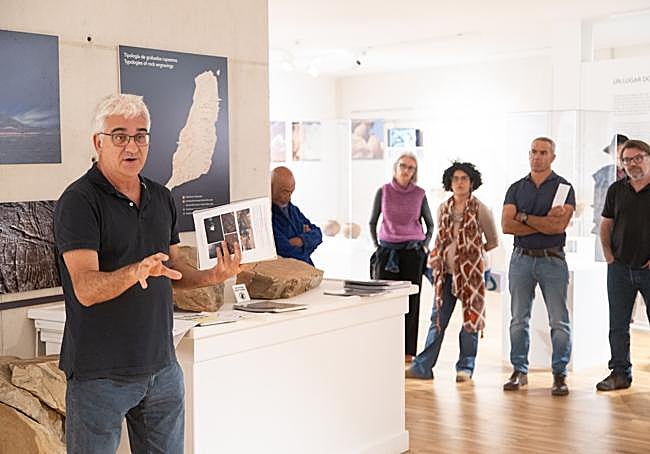 Este especialista también ha estudiado los inmuebles que rodean la Casa de los Coroneles, en La Oliva.