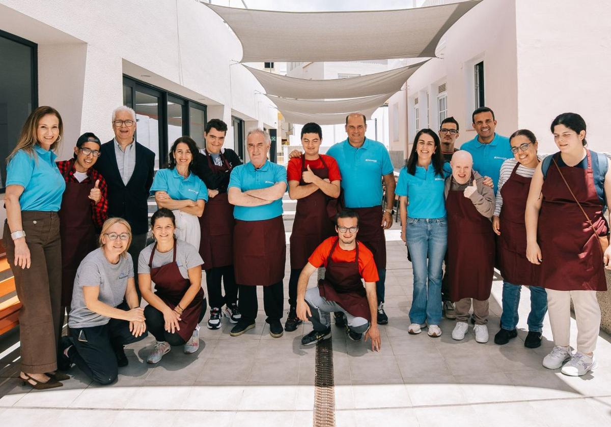 CaixaBank moviliza a sus voluntarios en un taller de cocina de la mano de Ferran Adrià