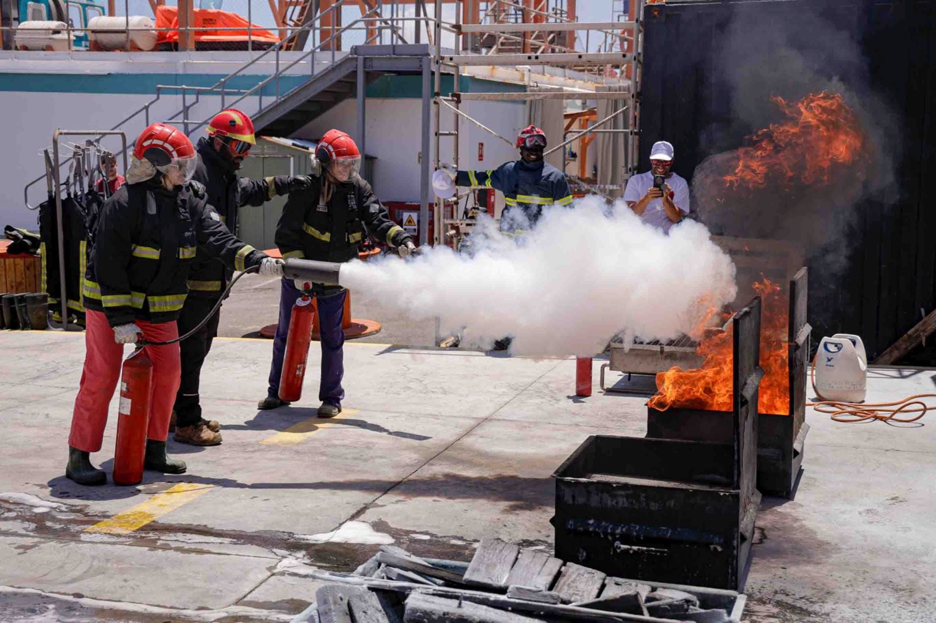 Así son los simulacros de emergencia en el ámbito marítimo