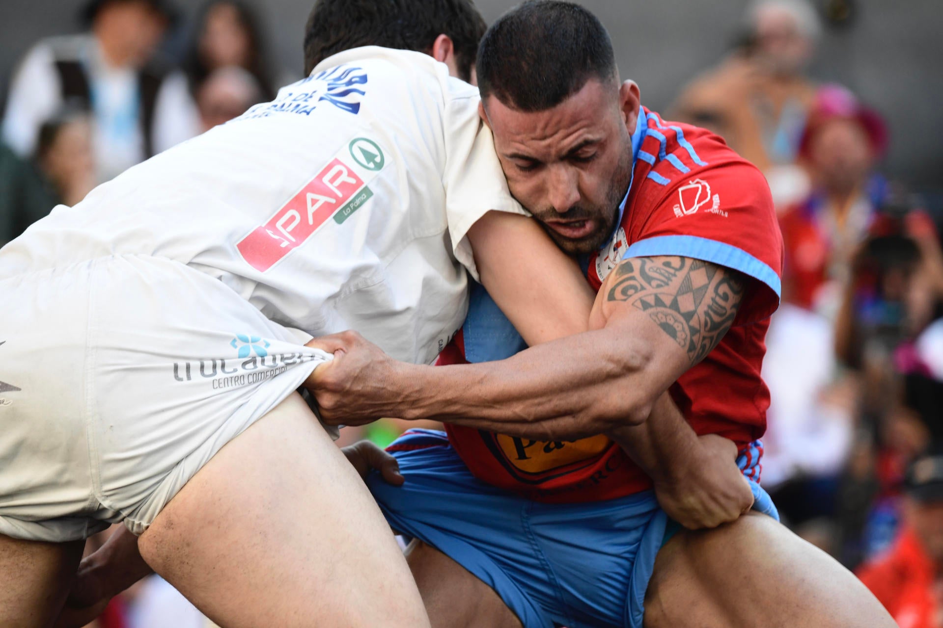 Luchada histórica en Madrid sobre las cenizas del volcán de La Palma