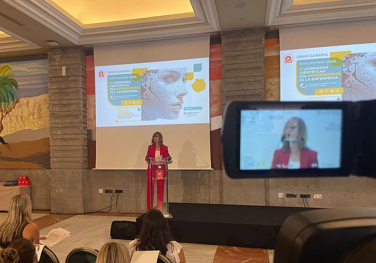 Imagen principal - La enfermería se prepara para los cambios que lainteligencia artificial traerá al ámbito de la salud