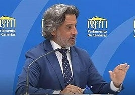 El diputado socialista Gustavo Matos en la comparecencia de este martes.