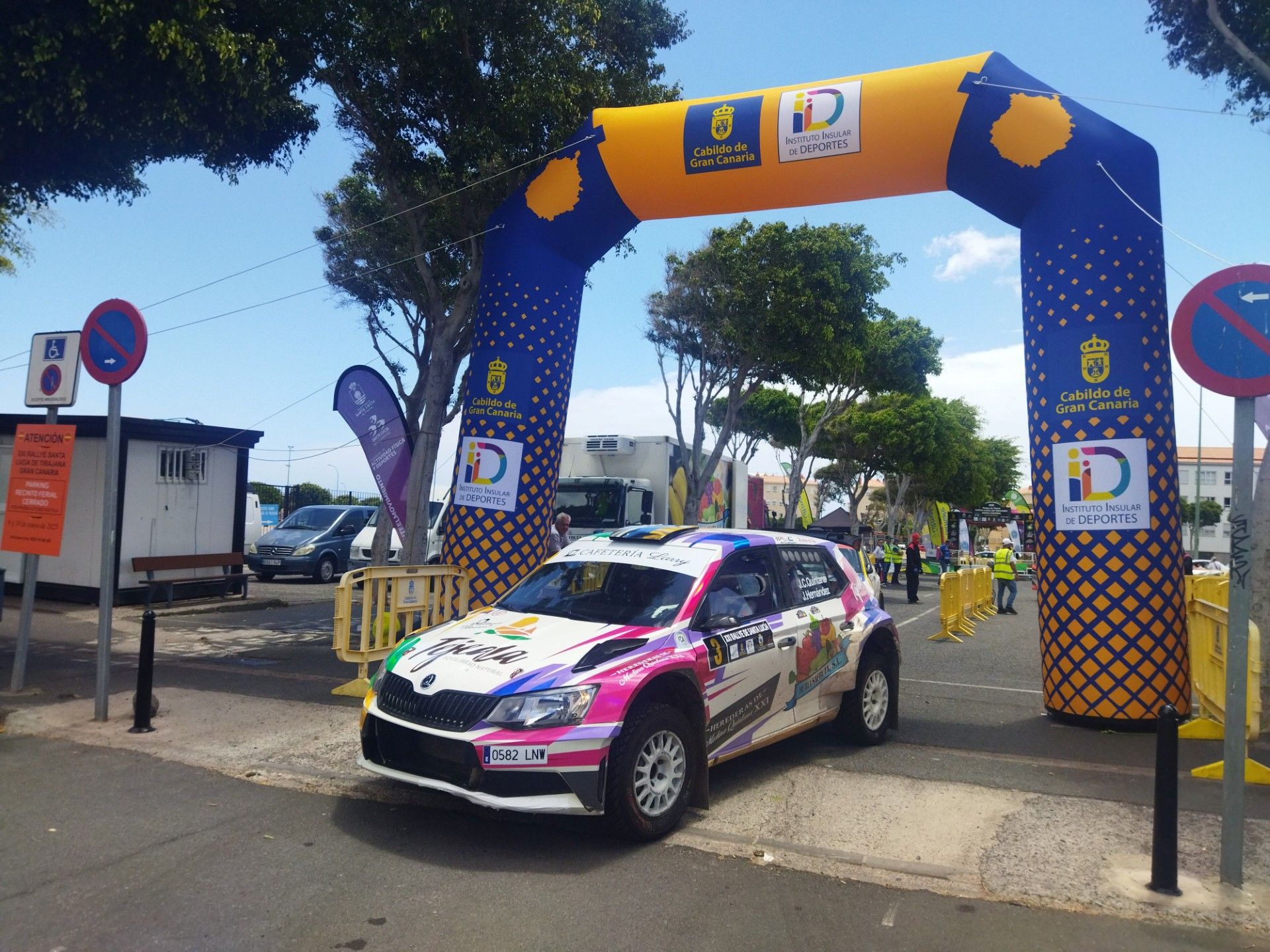 Juan Carlos Quintana en su Skoda.
