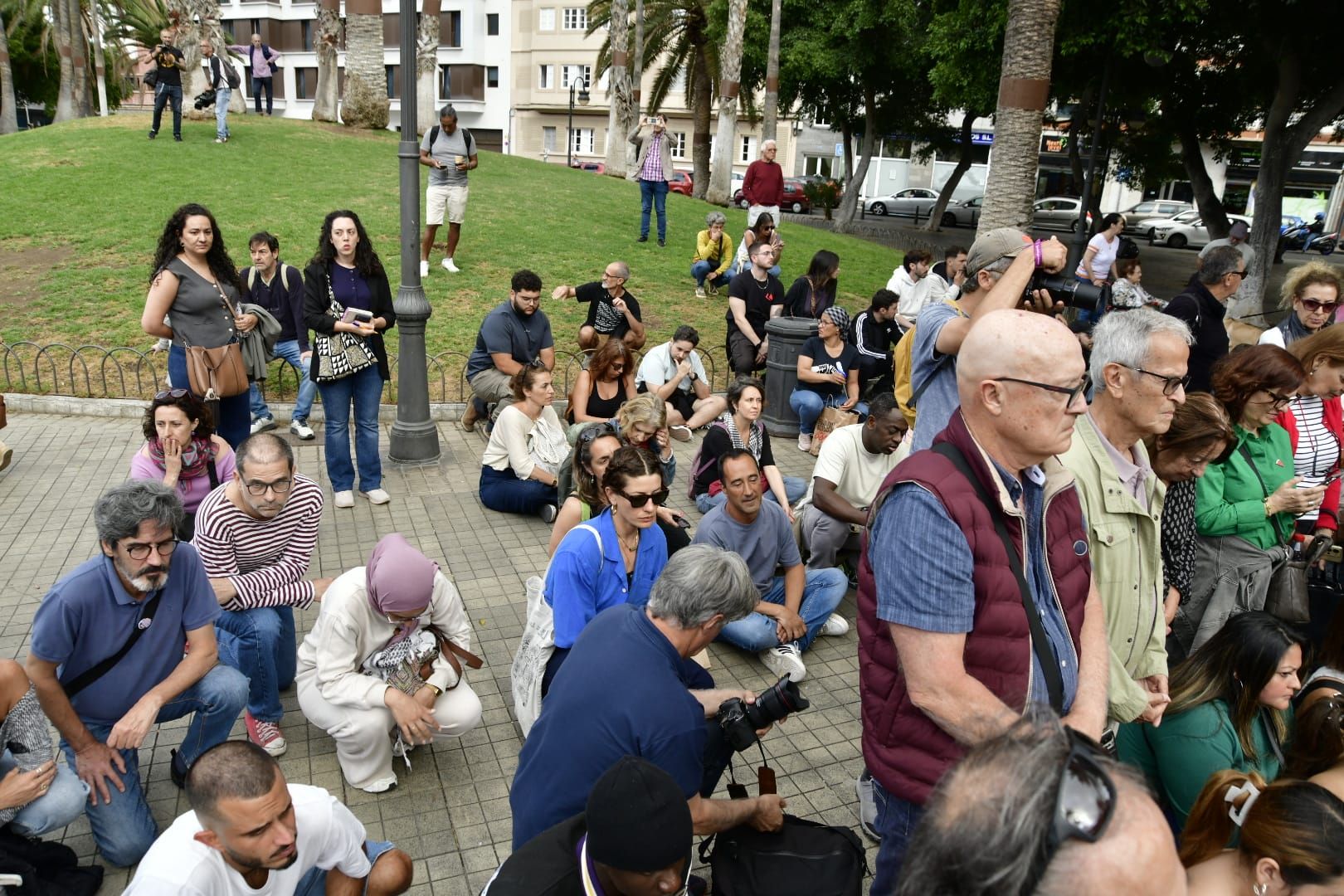 La concentración por la muerte de Abdoulie Bah, abatido en el aeropuerto de Gran Canaria