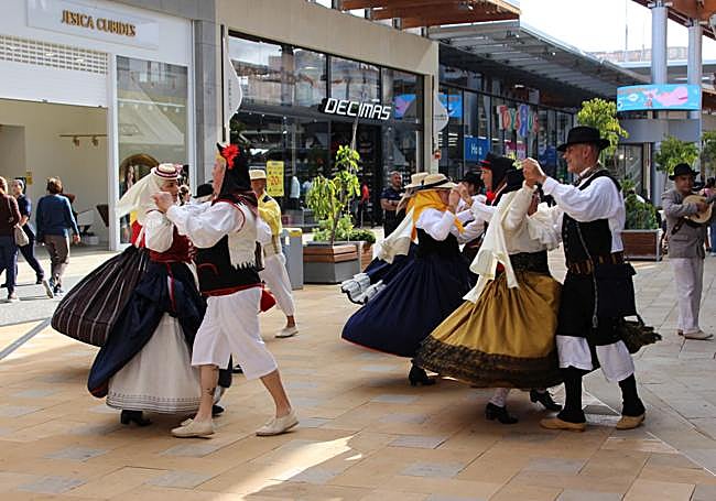 Itinerancia de la Agrupación Folklórica Tamaima en Alisios.