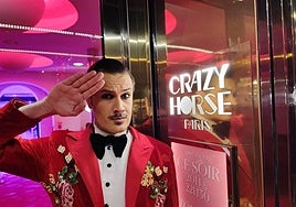 El grancanario José Carlos Campos, en el Crazy Horse parisino, donde ejerce como maestro de ceremonias.
