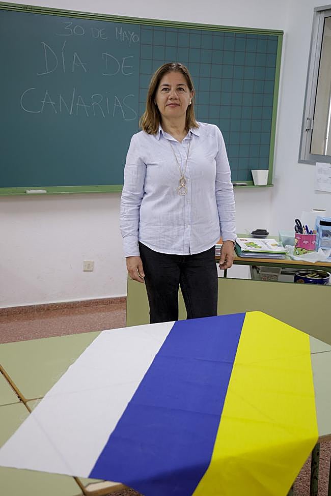 María Dolores González Vega en un aula del CEIP Elvira Vaquero de Valsequillo.