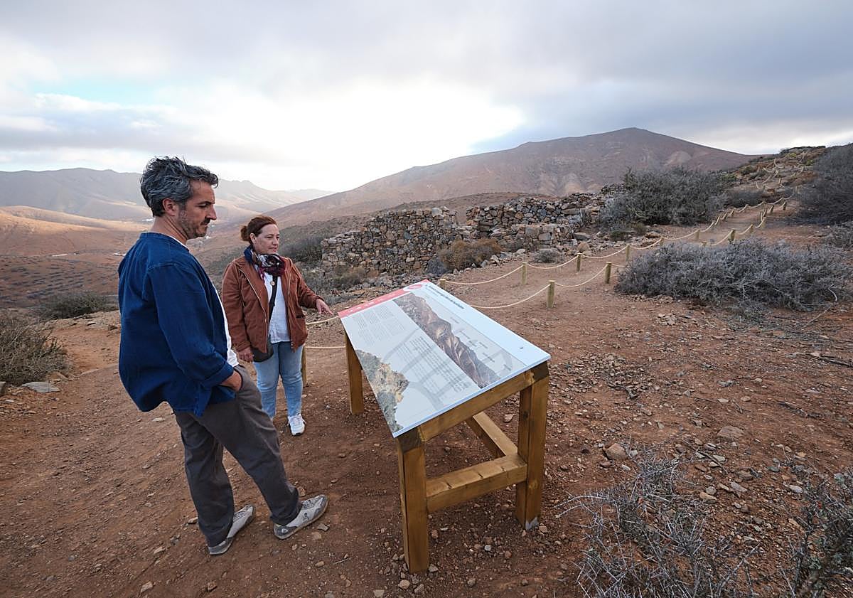 Imagen principal - Los podomorfos de El Humilladero, en Betancuria, se abren a la visita controlada