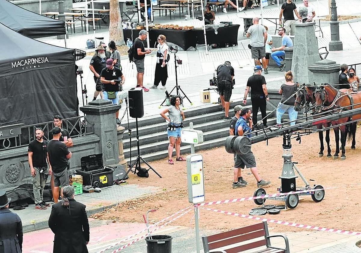 Imagen de un rodaje en la plaza de Cairasco de Las Palmas de Gran Canaria.