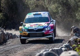Juan Carlos Quintana con su Skoda Fabia R5.