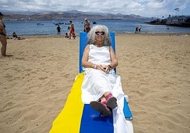Sila Sánchez, sonriente en Las Canteras, su lugar favorito.