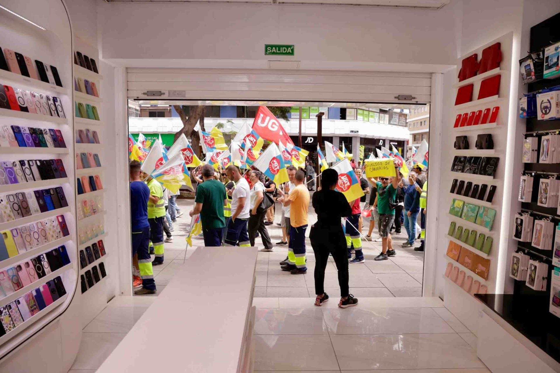 El paro parcial del comercio en Mesa y López por sueldos dignos, en imágenes