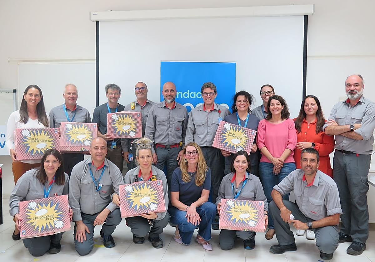 Parte del equipo de voluntarios Kit Superpoderes.