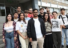 Representación del estudiantado de la Facultad de Geografía e Historia que denunció la situación.