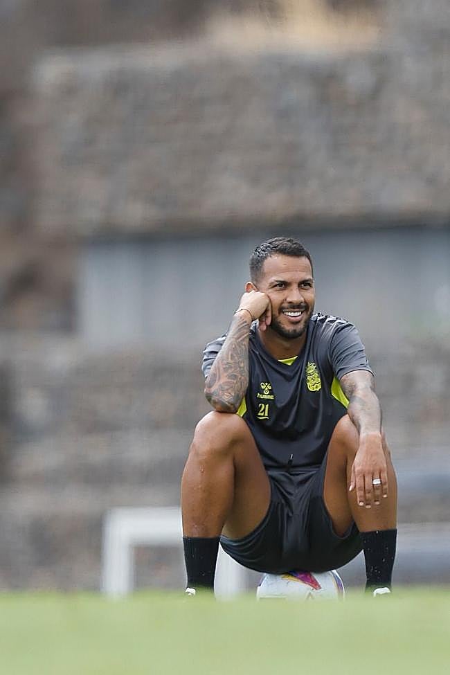 El futbolista, en una pausa durante un entrenamiento en Barranco Seco,
