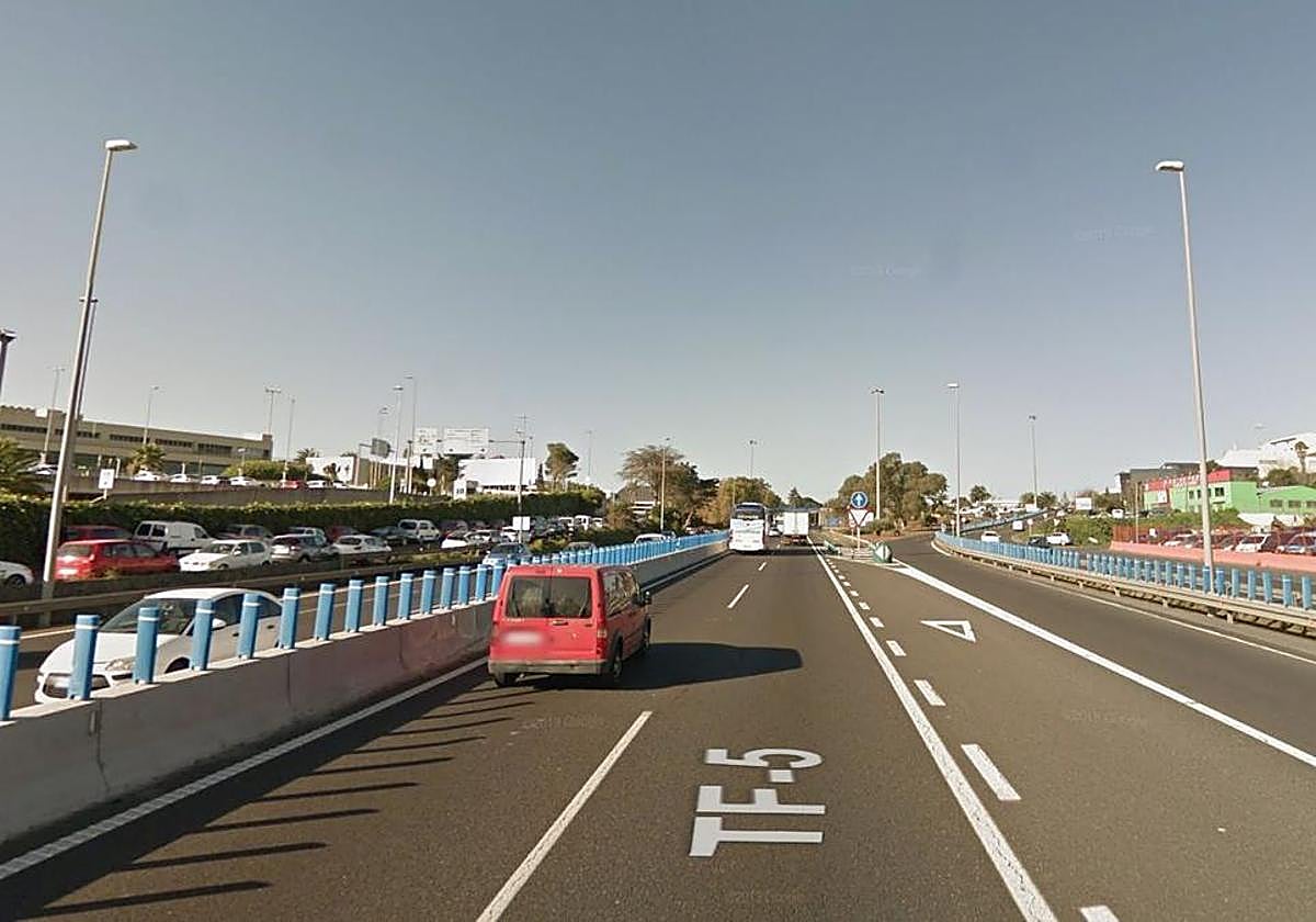 Autovía TF-5, entrada hacia el aeropuerto.