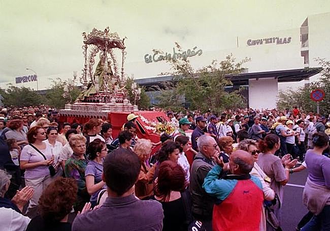 La Patrona de la Diócesis de Canarias en Siete Palmas en la Bajada del año 2000.