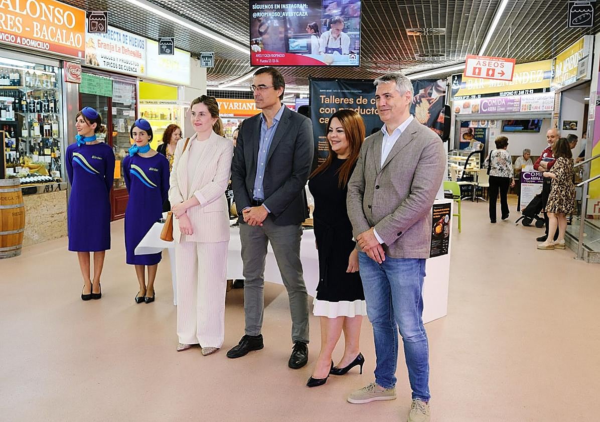 Imagen principal - Binter ejerce de embajadora de las Islas haciendo volar la identidad canaria a todos sus destinos