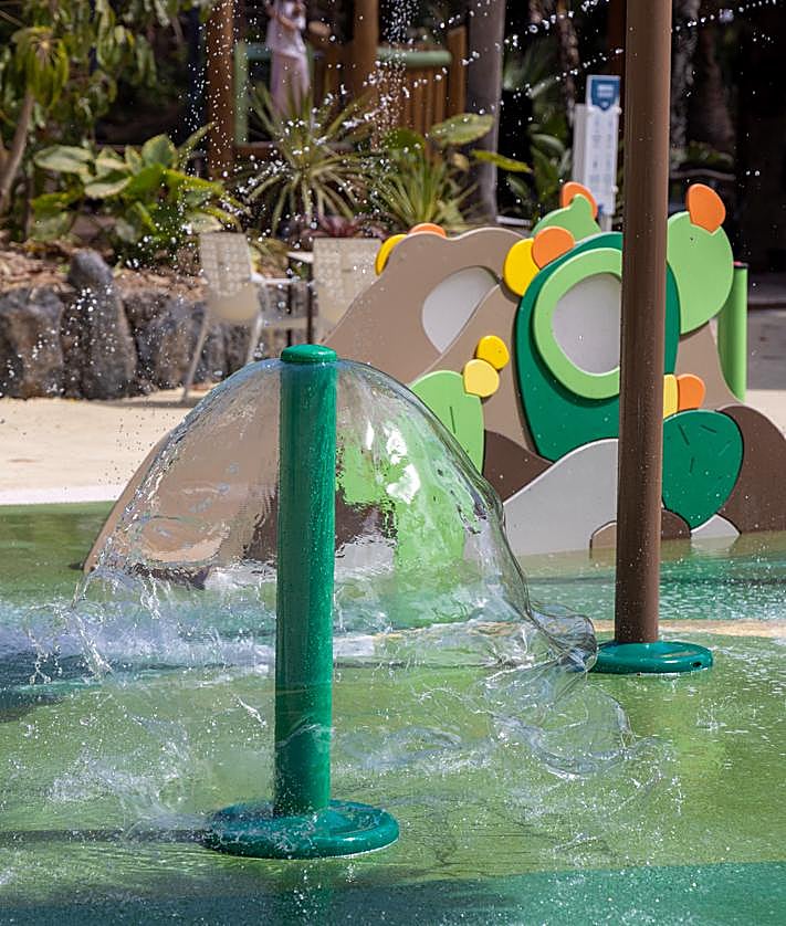 Imagen secundaria 2 - Oasis Wildlife Fuerteventura inaugura el Sabana Splash, invitación a refrescarse en verano