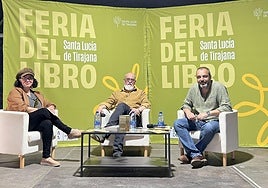 Tina Suárez, Federico J. Silva y Pedro Flores, en la Feria del Libro de Santa Lucía.
