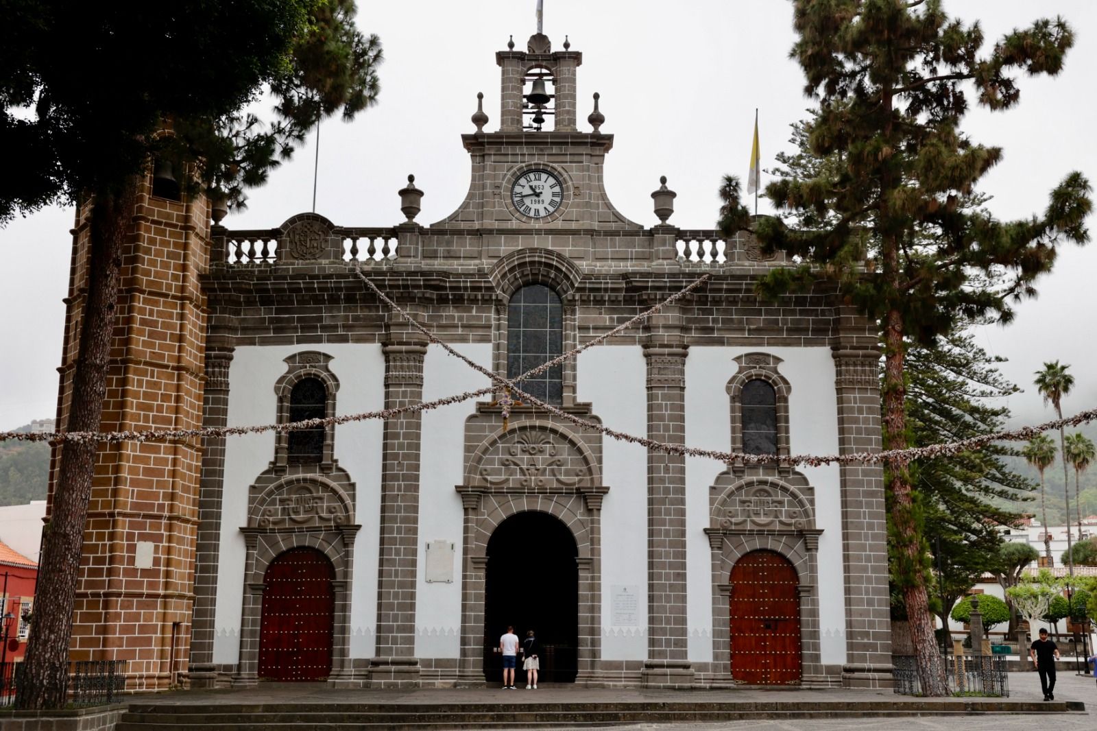 Teror en silencio: La soledad del pueblo sin su Virgen del Pino