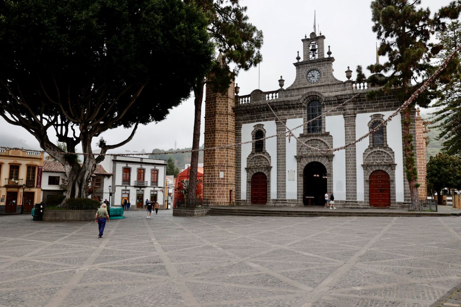 Teror en silencio: La soledad del pueblo sin su Virgen del Pino