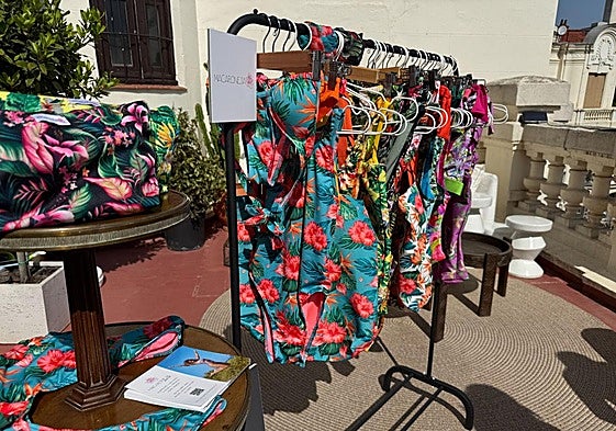 Bañadores de la marca lanzaroteña 'Macaronesia' expuestos en el Shopping Weekend en Madrid.