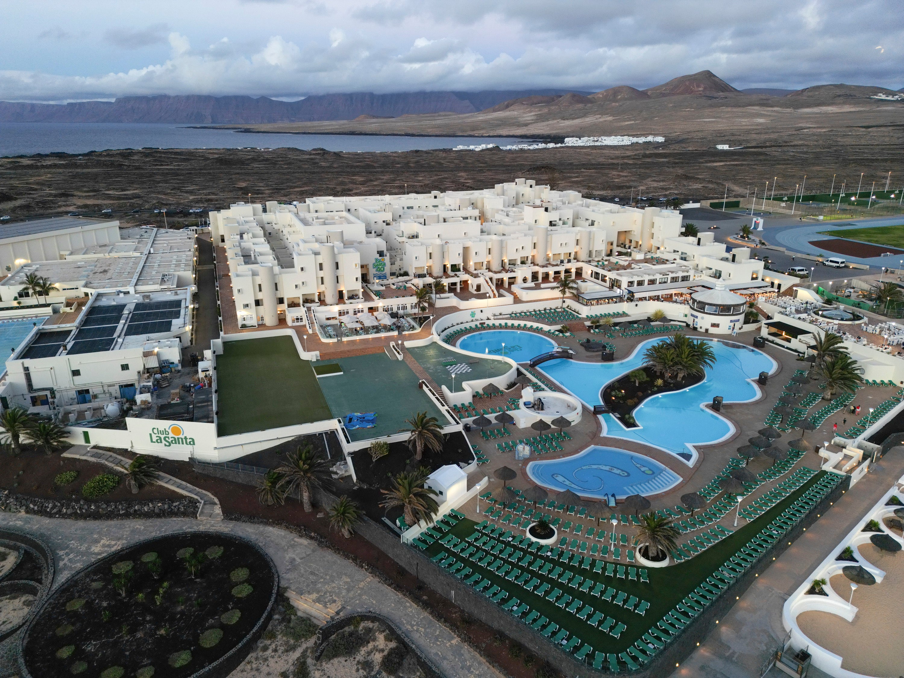 Vista aérea parcial de la costa de La Santa.