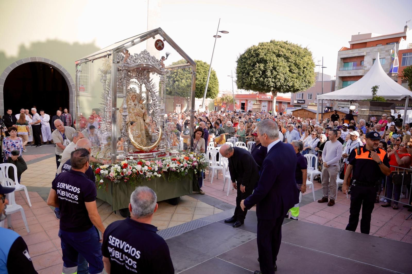 La Virgen del Pino sale a la plaza de San Rafael