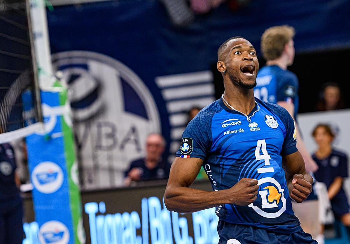 El jugador celebra un punto durante un encuentro con su anterior equipo.