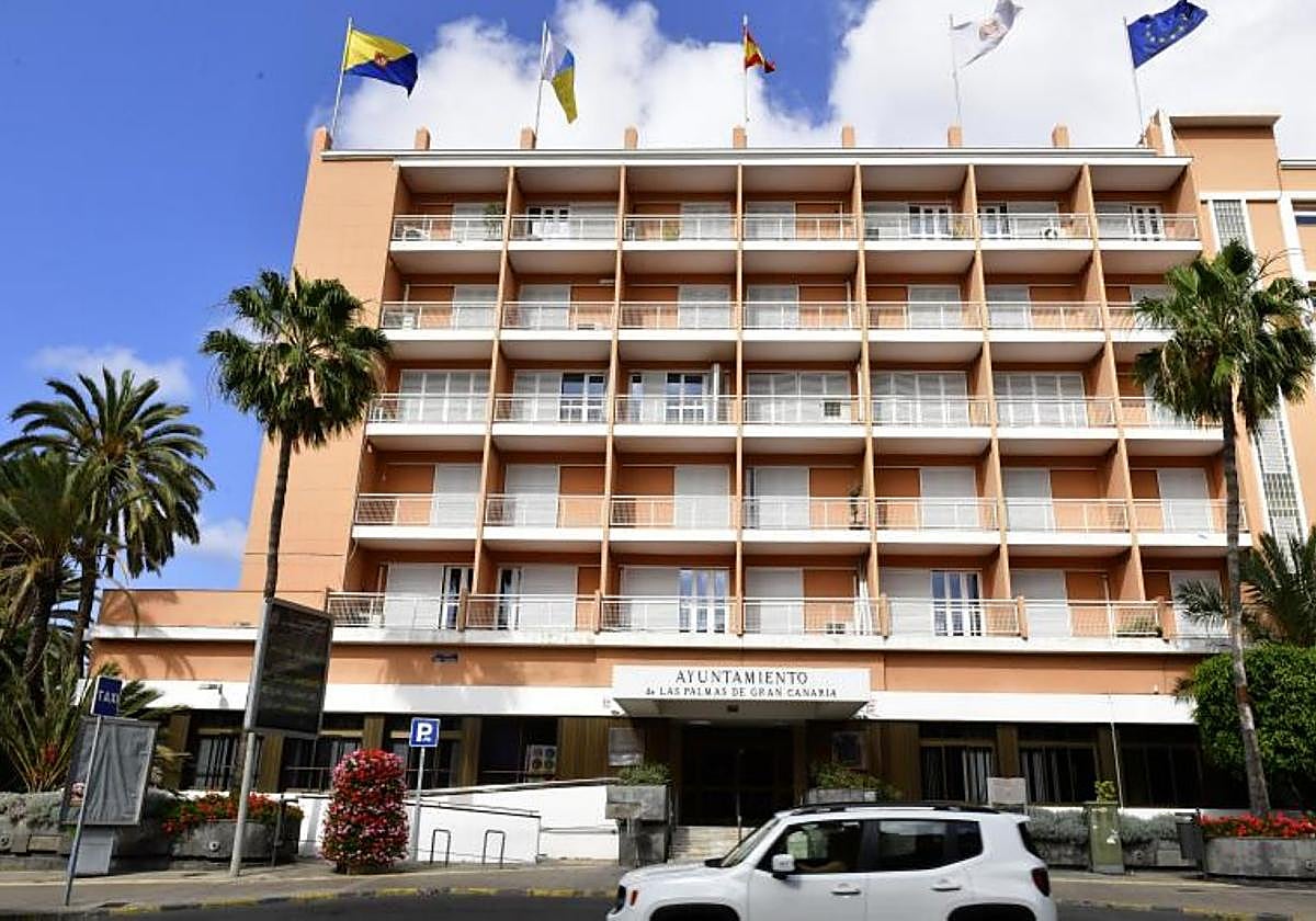 Fachada de las oficinas municipales de Las Palmas de Gran Canaria.