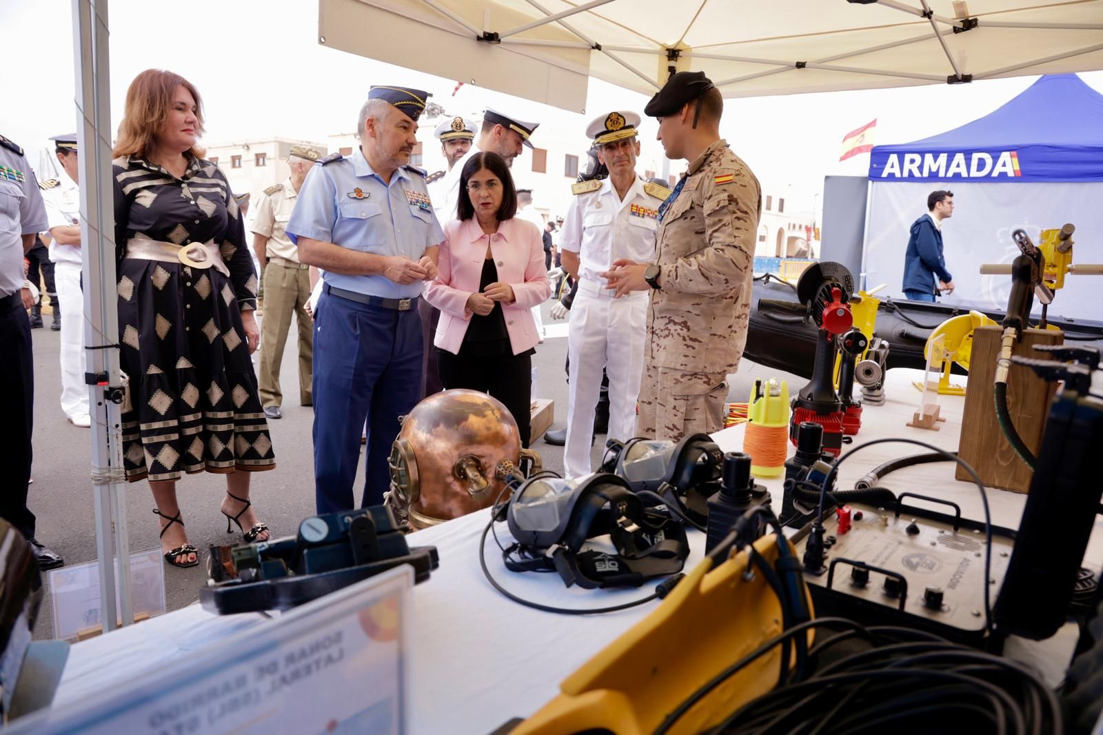 Imágenes de la exposición por los actos del Día de las Fuerzas Armadas en Las Palmas de Gran Canaria
