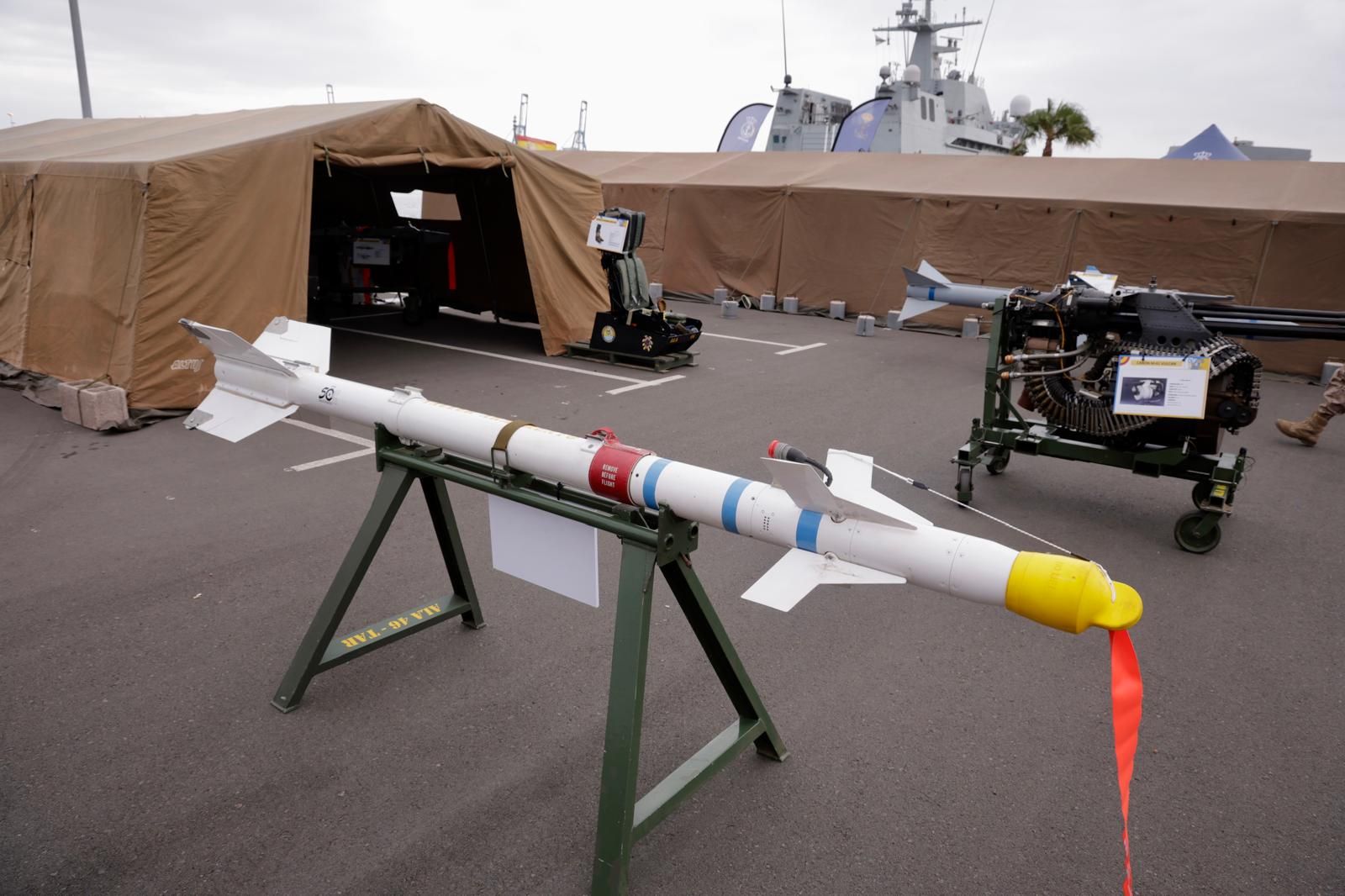 Imágenes de la exposición por los actos del Día de las Fuerzas Armadas en Las Palmas de Gran Canaria