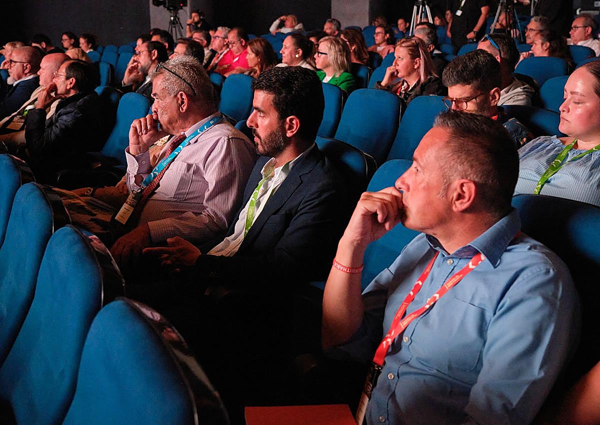 Imagen secundaria 1 - La consejera Jessica de León busca «asentar» el cambio de modelo turístico de Canarias