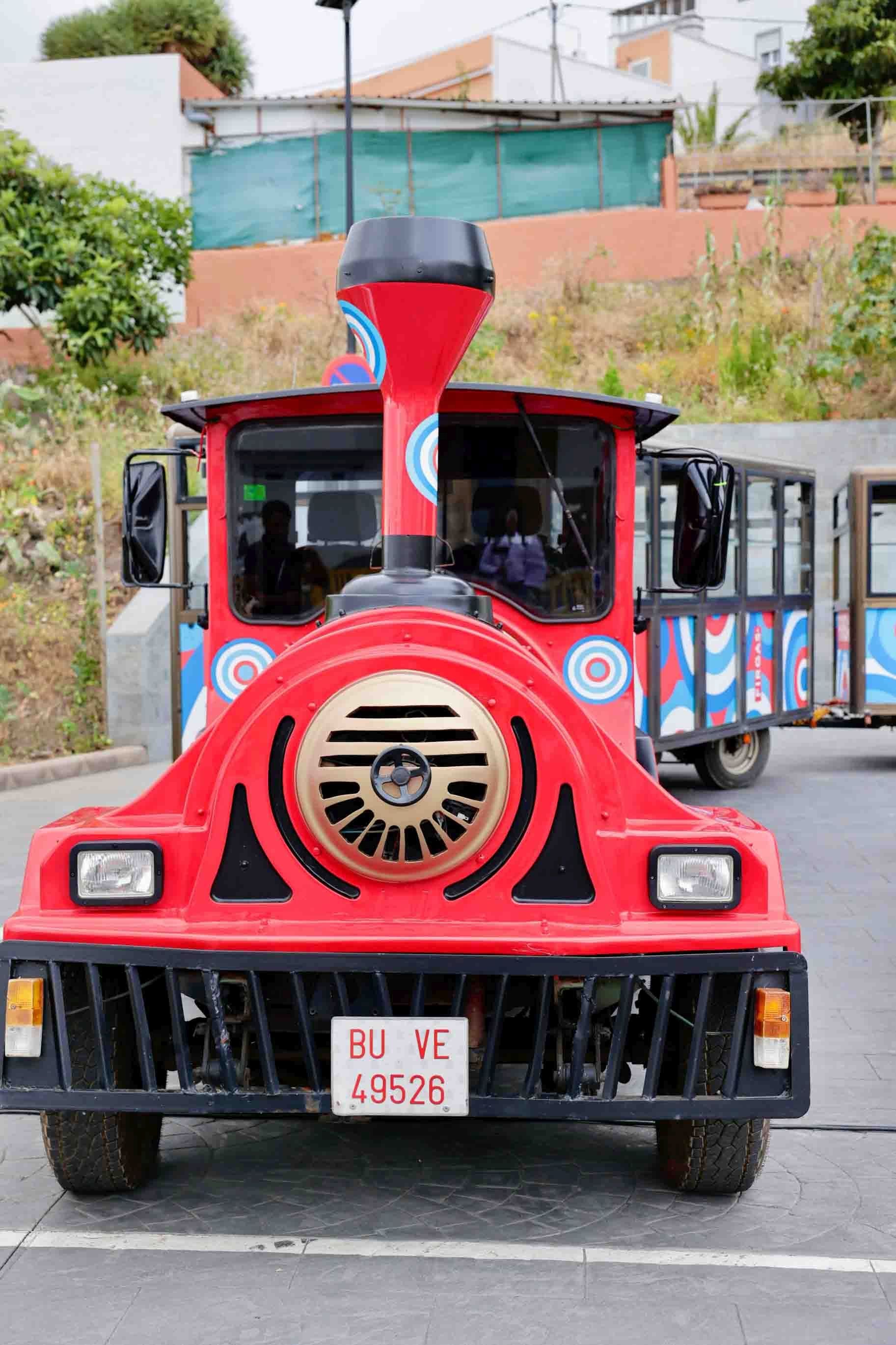 La presentación del tren de Firgas en imágenes