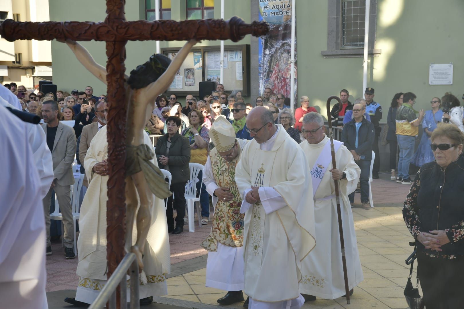 Vecindario despide a la Virgen con música y oración